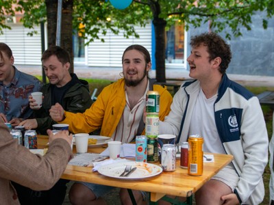 Bild från "DaltonZ Sommarmiddag"