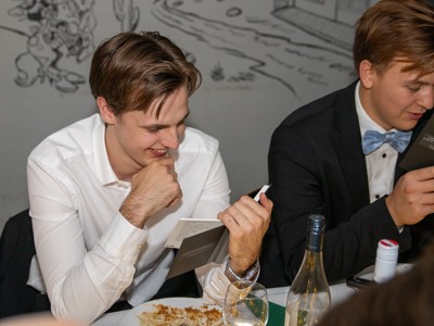 Bild från "Zångbokzittningen"